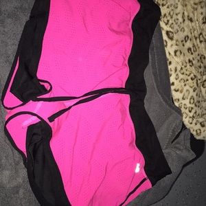 Active shorts for women